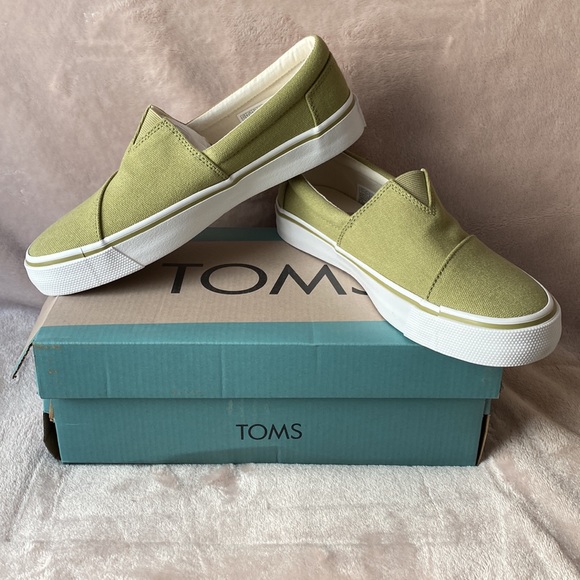 Toms Alpargata Fenix Slip-On - Cedar Green (size 7.5) - Picture 4 of 11